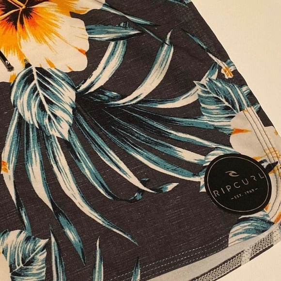 Rip Curl Mirage The Ultimate Board Shorts Floral Hawaiian Summer Size 27 - Picture 8 of 8